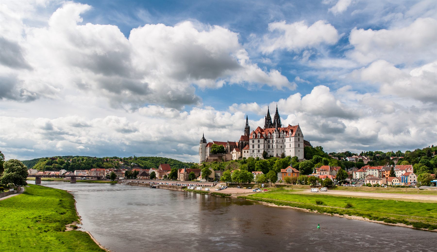Albrechtsburg castle and cathedral above the Elbe in Meissen